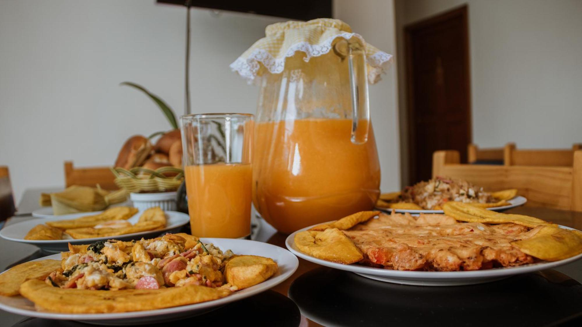 Residencial Marina House Hotel Tarapoto Buitenkant foto